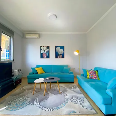 Pazari I Ri Charm Near Centre, Lovely, Spacious Apartment *