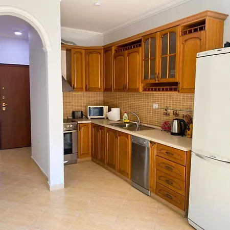 Pazari I Ri Charm Near Centre, Lovely, Spacious *