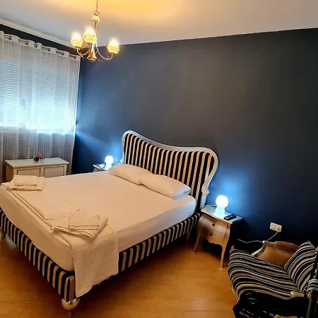 Pazari I Ri Charm Near Centre, Lovely, Spacious Apartment Tirana